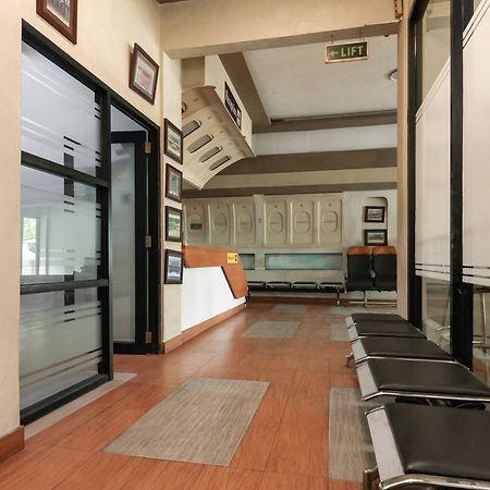 Reddoorz Near Mandaya Royal Hospital Puri Hotell Tangerang Eksteriør bilde