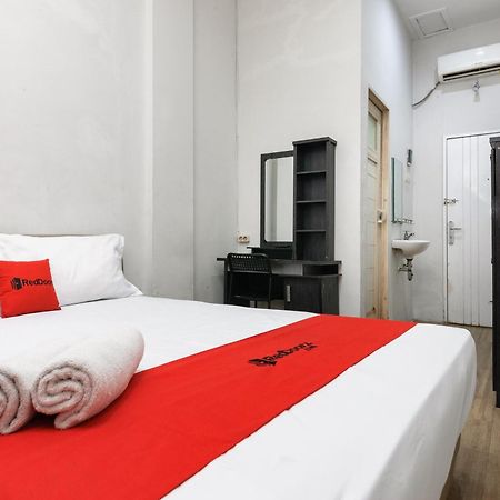 Reddoorz Near Mandaya Royal Hospital Puri Hotell Tangerang Eksteriør bilde