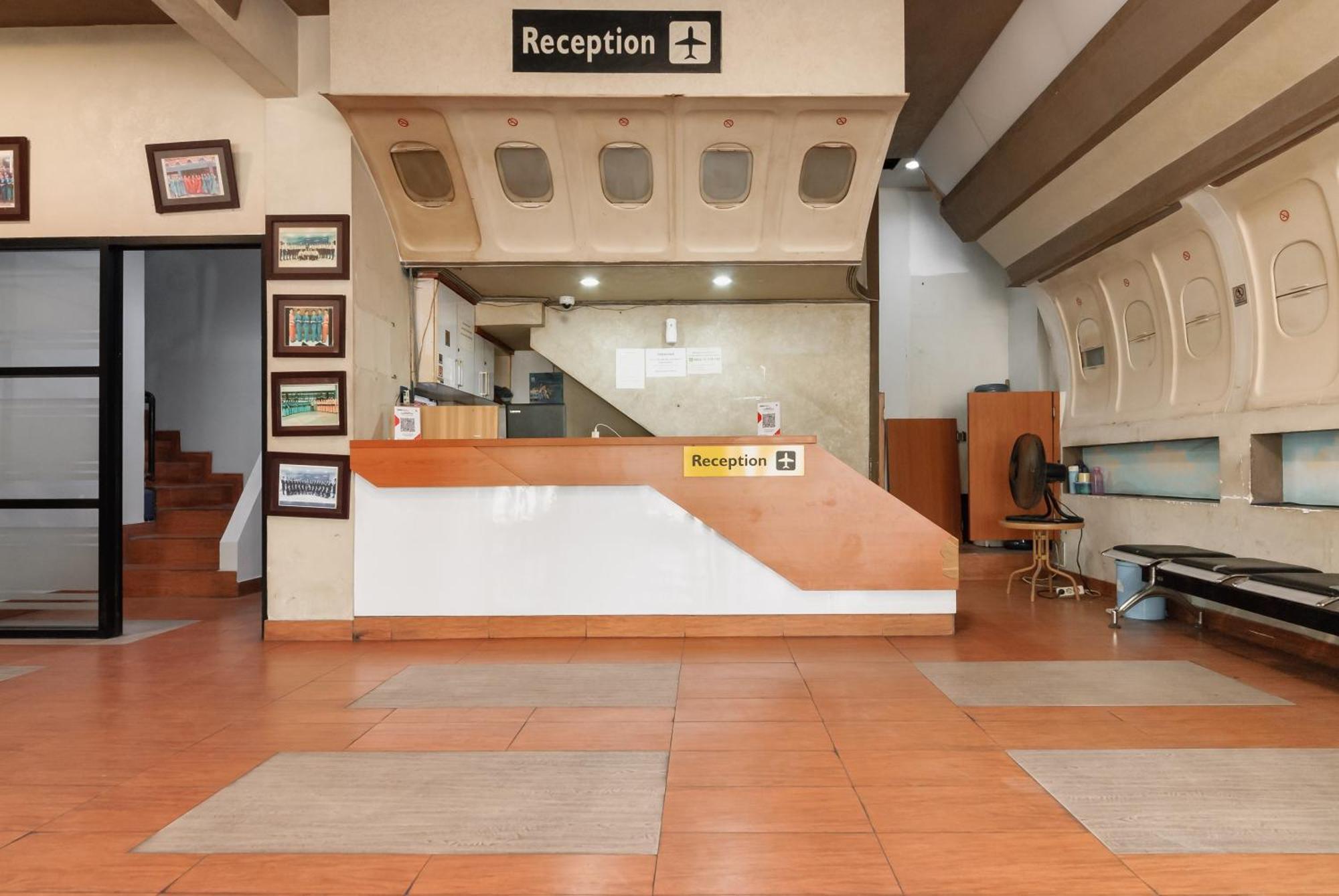 Reddoorz Near Mandaya Royal Hospital Puri Hotell Tangerang Eksteriør bilde