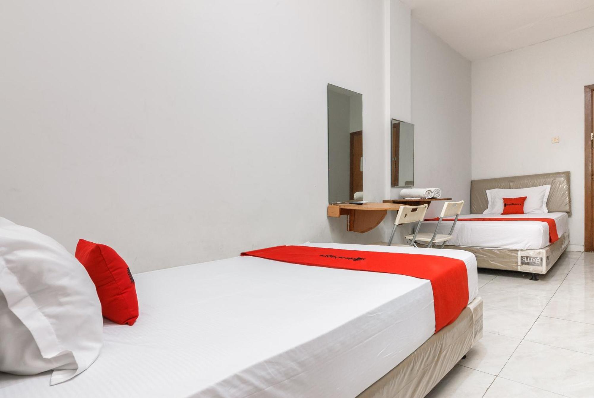 Reddoorz Near Mandaya Royal Hospital Puri Hotell Tangerang Eksteriør bilde