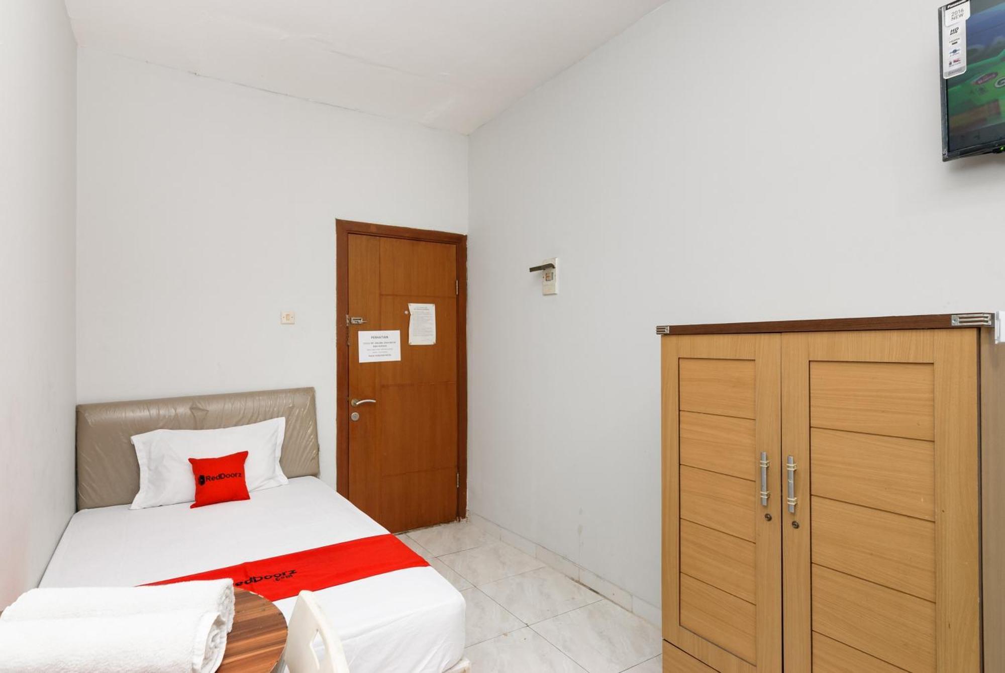 Reddoorz Near Mandaya Royal Hospital Puri Hotell Tangerang Eksteriør bilde