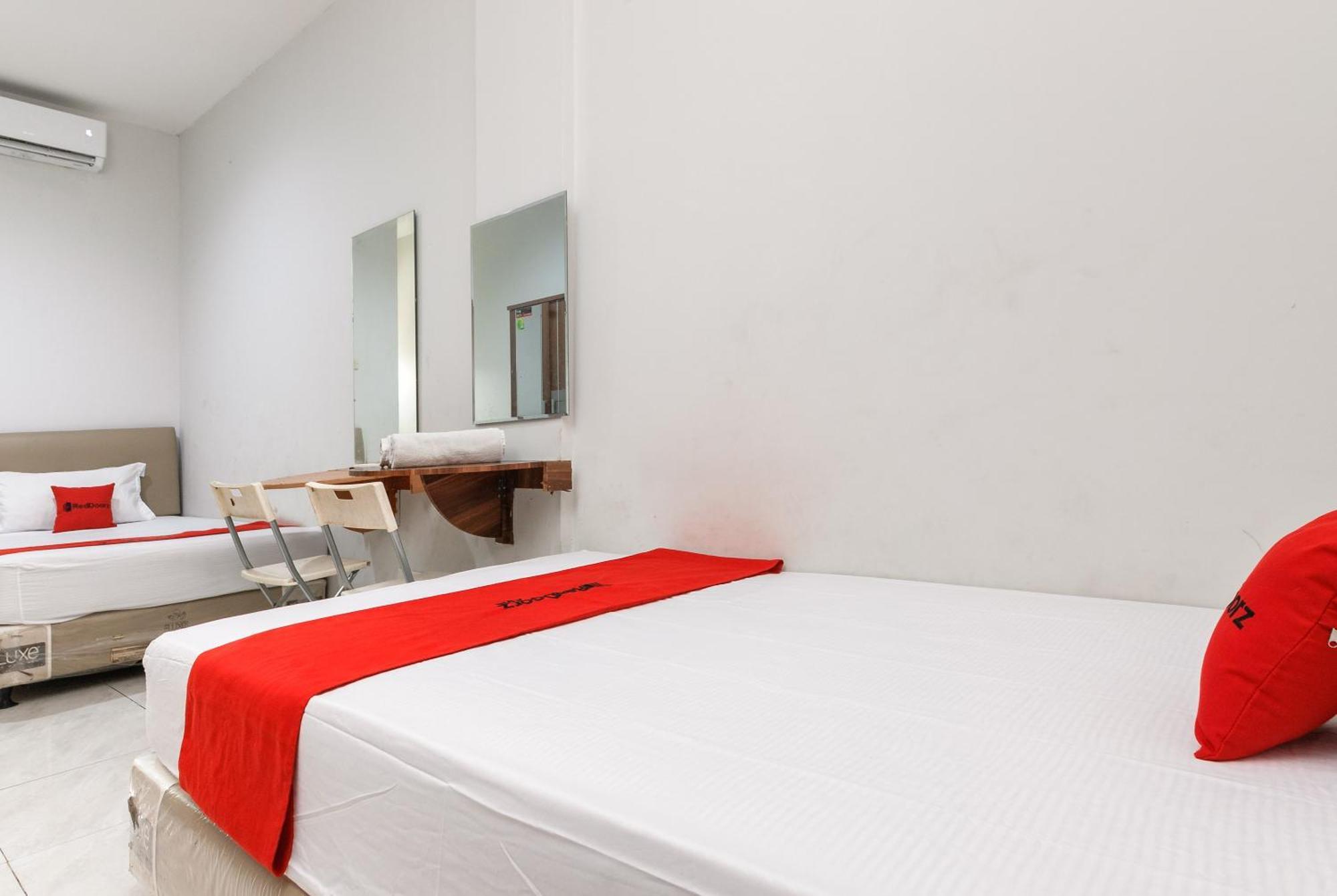 Reddoorz Near Mandaya Royal Hospital Puri Hotell Tangerang Eksteriør bilde