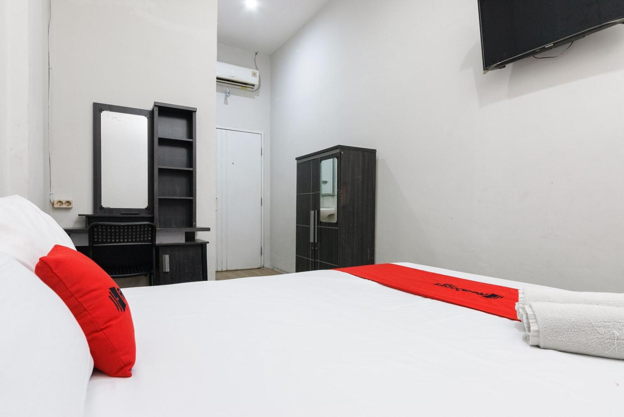 Reddoorz Near Mandaya Royal Hospital Puri Hotell Tangerang Eksteriør bilde