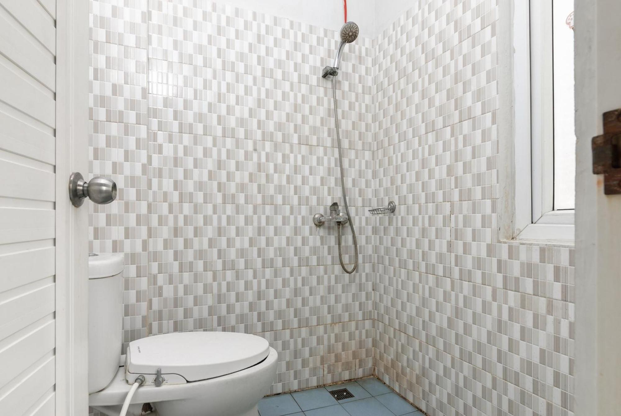 Reddoorz Near Mandaya Royal Hospital Puri Hotell Tangerang Eksteriør bilde