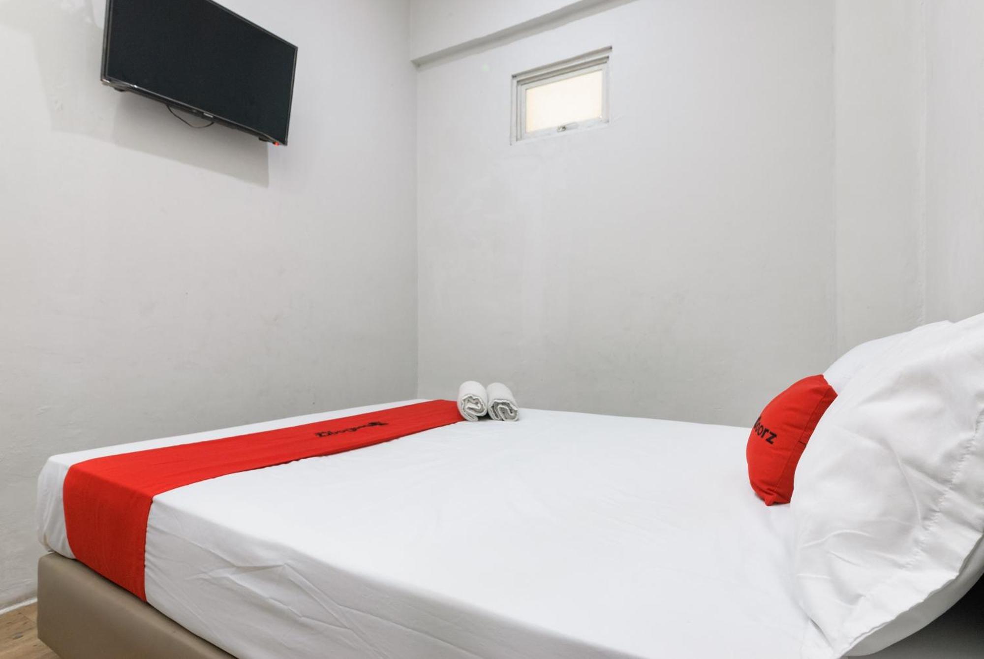 Reddoorz Near Mandaya Royal Hospital Puri Hotell Tangerang Eksteriør bilde