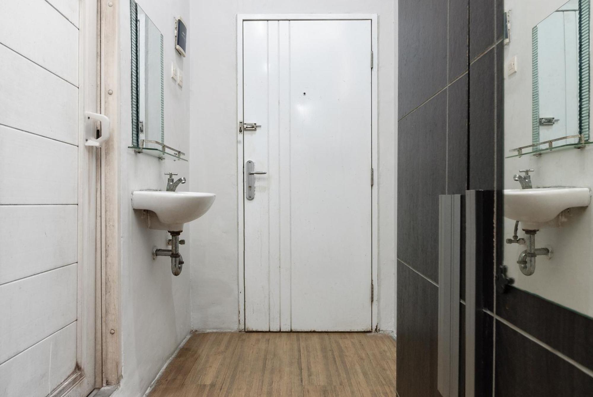 Reddoorz Near Mandaya Royal Hospital Puri Hotell Tangerang Eksteriør bilde