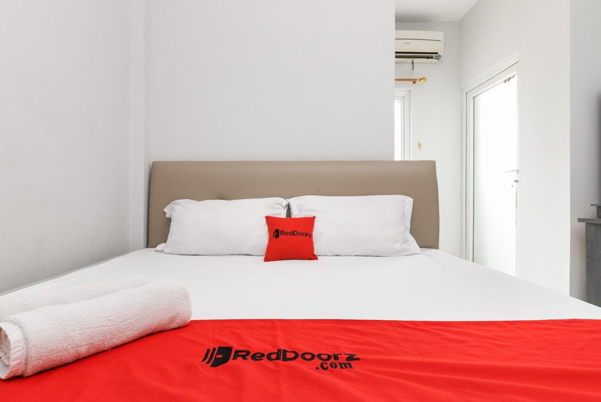 Reddoorz Near Mandaya Royal Hospital Puri Hotell Tangerang Eksteriør bilde