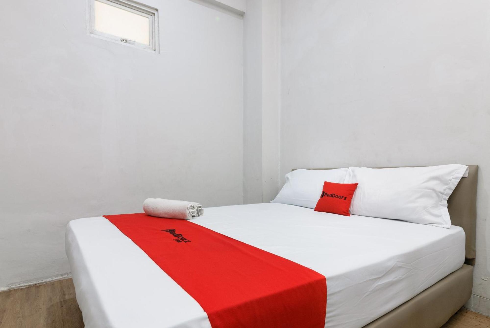 Reddoorz Near Mandaya Royal Hospital Puri Hotell Tangerang Eksteriør bilde